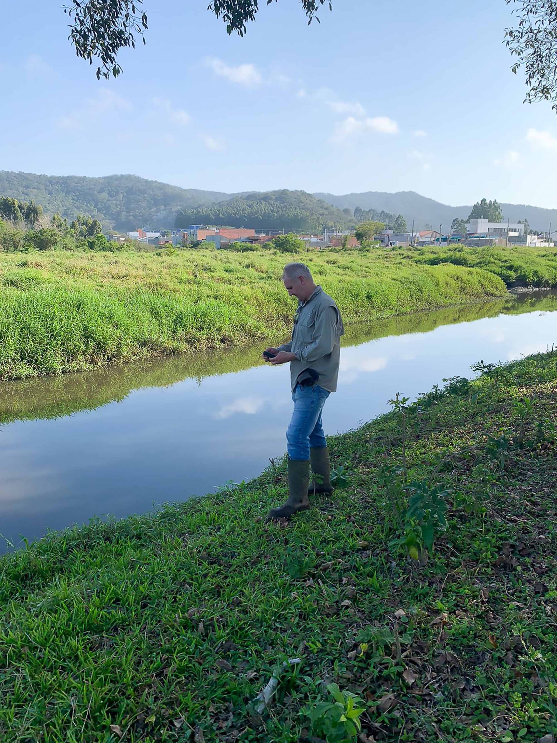 Equipe da Espaço Arqueologia realiza pesquisa no município de Penha/SC